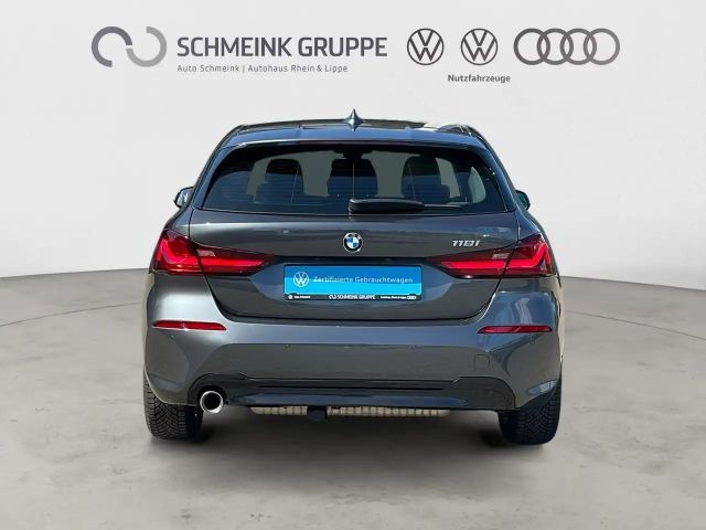 BMW 118 118i Sedan Sport Line