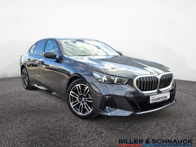 BMW 520 520i M-Sport Sedan