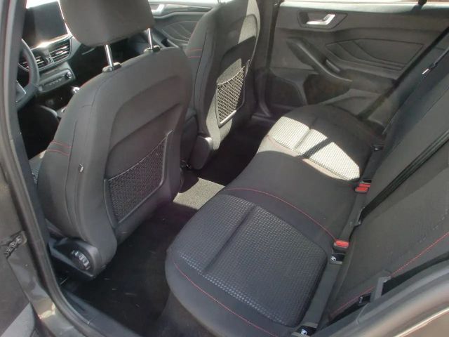 Ford Focus ST Line Wagon