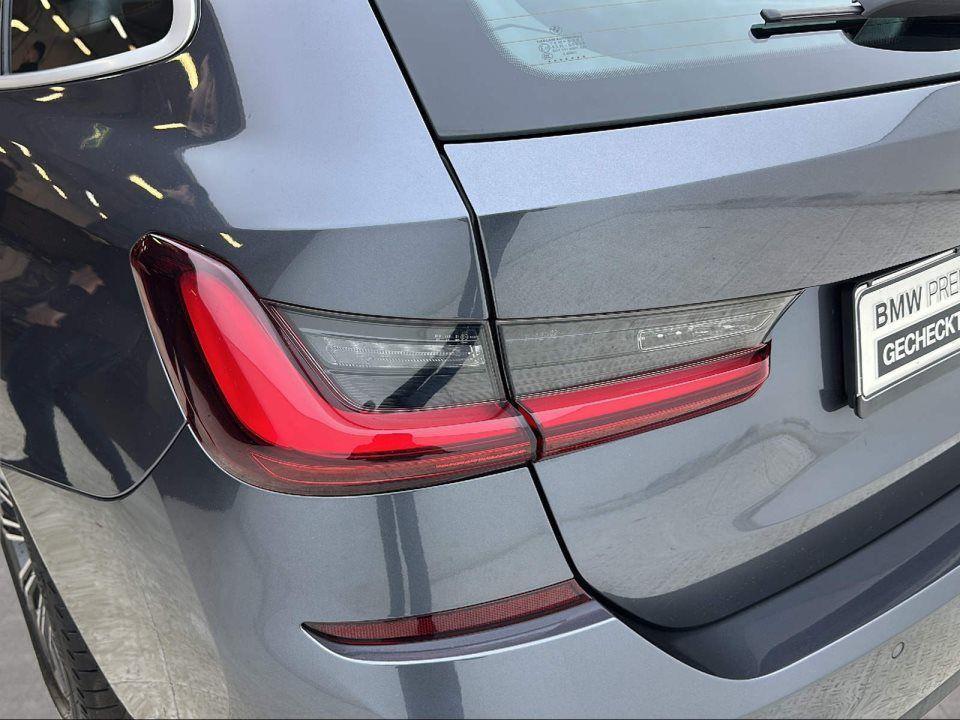 BMW 330 330i Touring