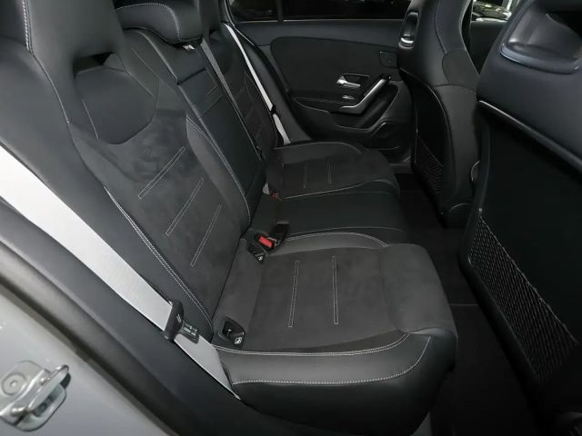 Mercedes-Benz A 180 AMG Line