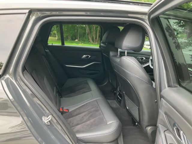 BMW 320 320d M-Sport Sedan Touring