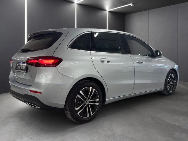 Mercedes-Benz B 200 Progressive Sedan