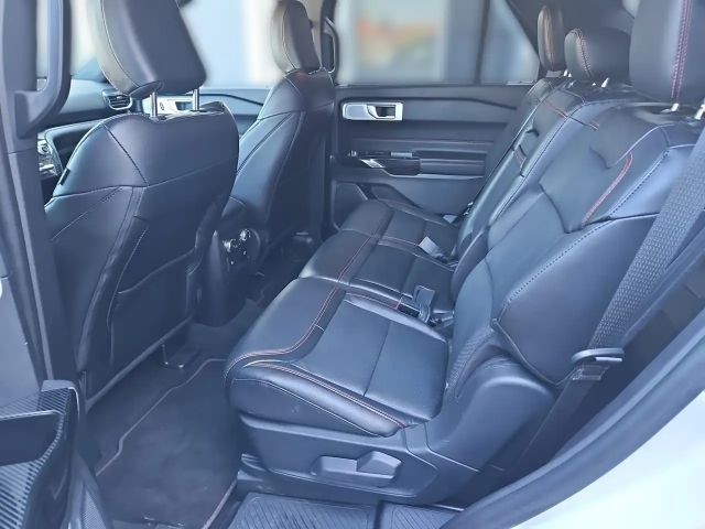 Ford Explorer ST Line