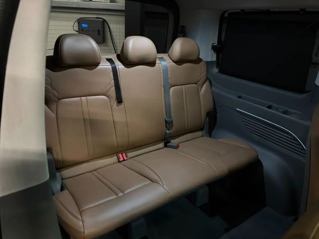 Hyundai Staria Signature Vierwielaandrijving