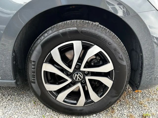 Volkswagen Touran Active 7-Sitzer