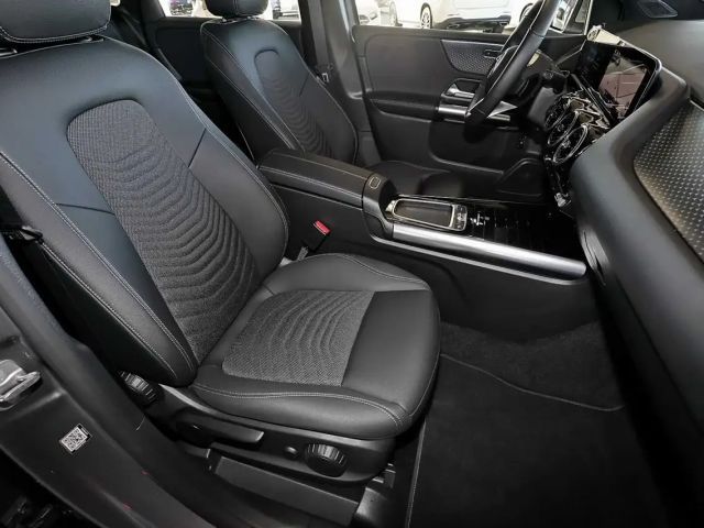 Mercedes-Benz B 180 KAMERA+CARPLAY+SPURHALTE+LED+MBUX+PDC+17"