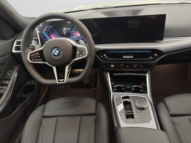 BMW 330 330e Touring xDrive