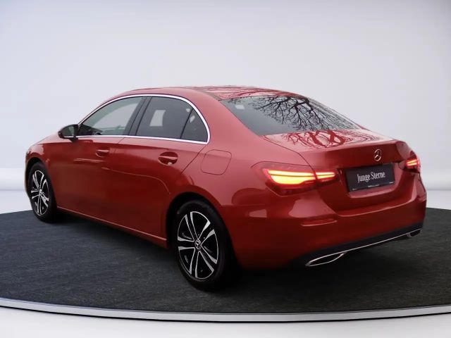 Mercedes-Benz A 180 A 180 d Progressive