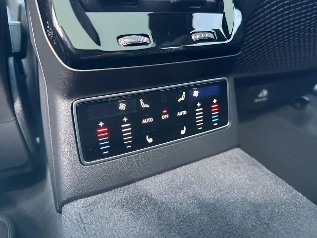 Audi A6 e-tron Quattro