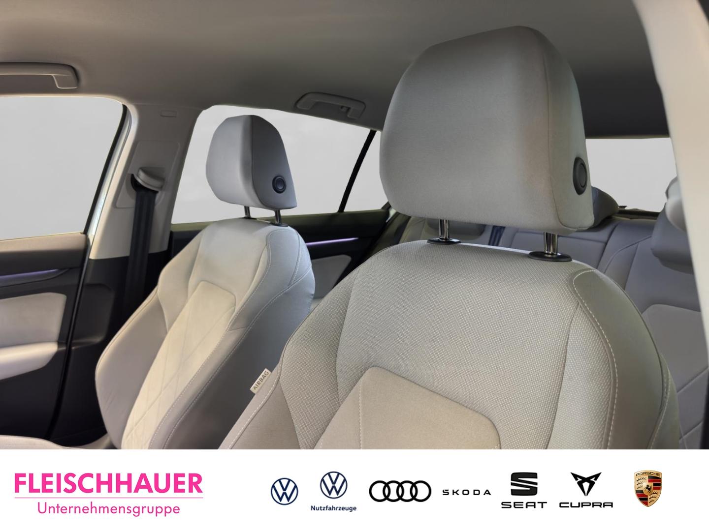 Volkswagen Golf 1.5 eTSI Golf VIII Style