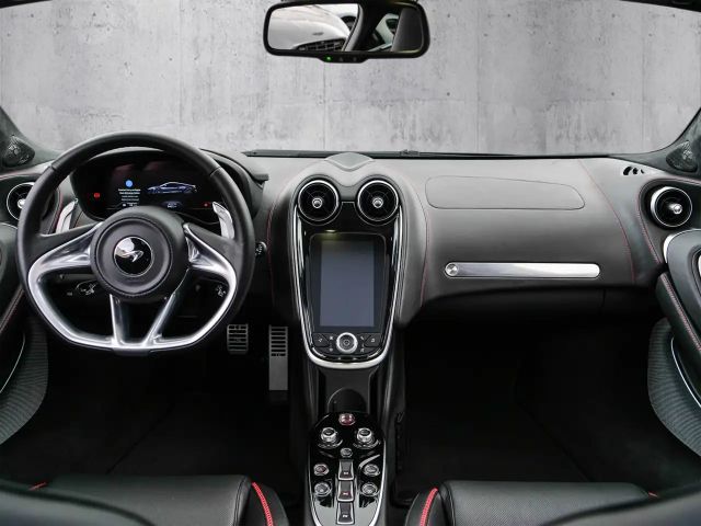 McLaren GT Onyx Black, Black Pack. Sports Exhaust