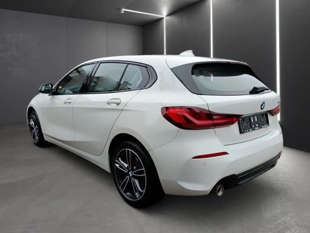 BMW 118 118i Sedan Sport Line