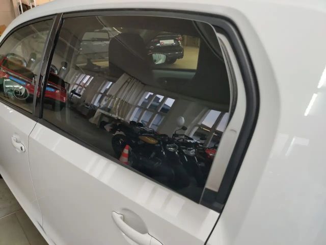 Volkswagen up! Style