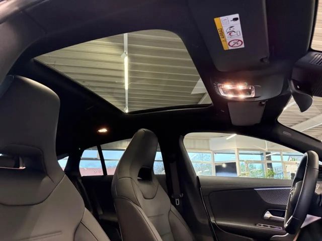 Mercedes-Benz CLA 180 Coupé Shooting Brake