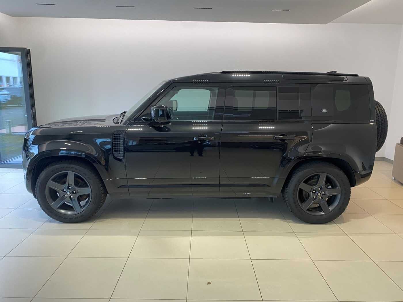 Land Rover Defender 110 Dynamic SE