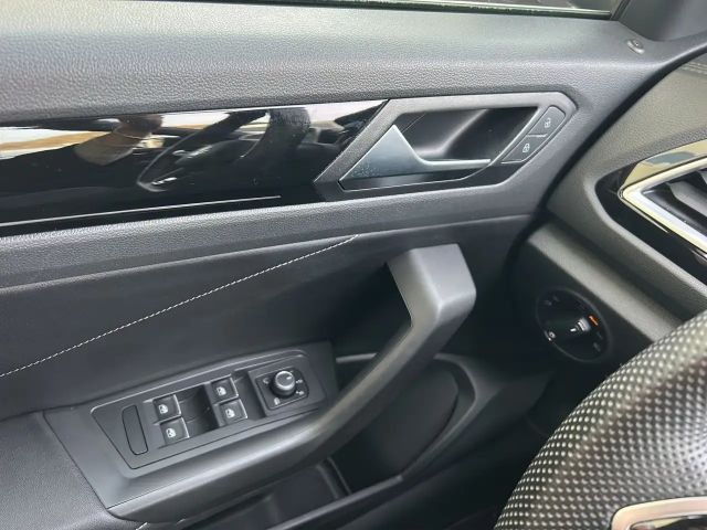 Volkswagen T-Roc 1.5 TSI Cabriolet Plus R-Line