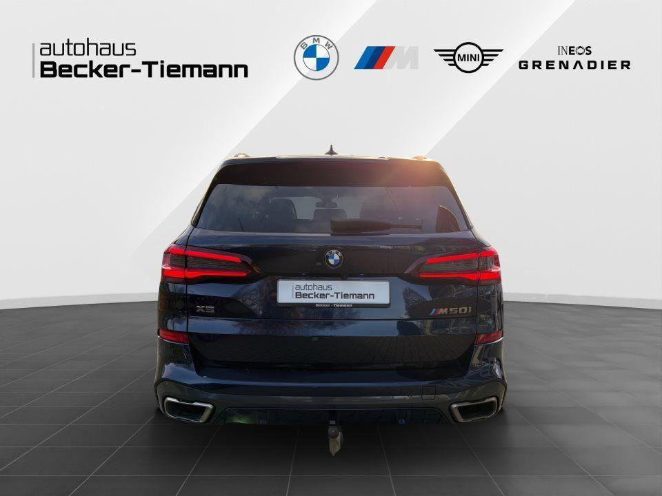 BMW X5 M50i