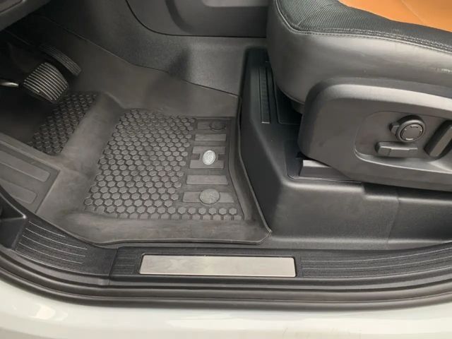 Land Rover Defender 110 AWD D300 Dynamic HSE