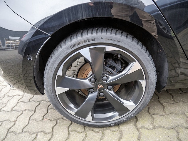 Cupra Leon Leon 1.5 eTSI  PDC SHZ DCC KAMERA NAVI ACC LED