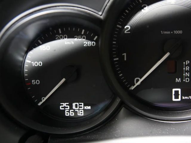 Porsche Macan LUFT*PANO*BOSE*14 Wege*20 Zoll*Vollleder!