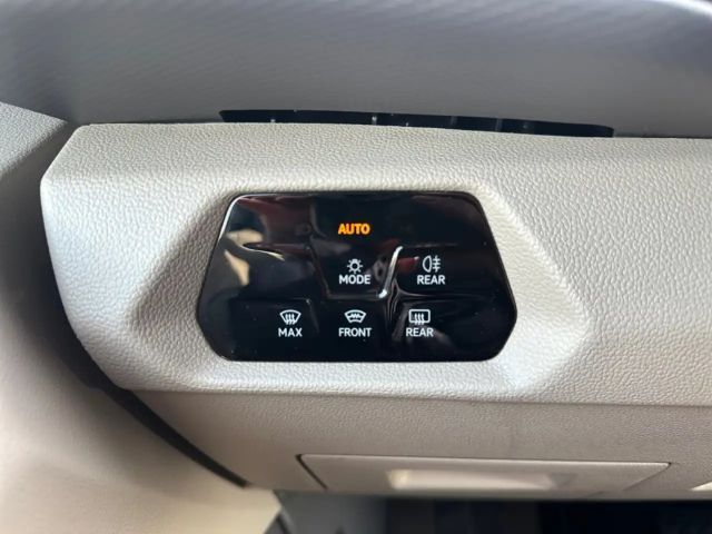 Volkswagen Multivan Life T7