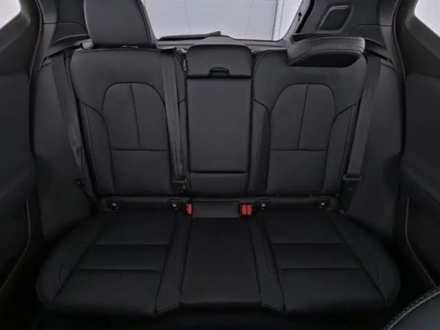 Volvo XC40 Dark Plus