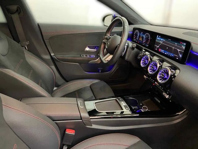 Mercedes-Benz CLA 200 AMG Line Coupé