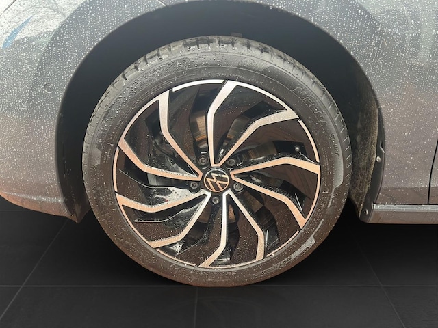 Volkswagen Golf 2.0 TDI DSG Life Variant