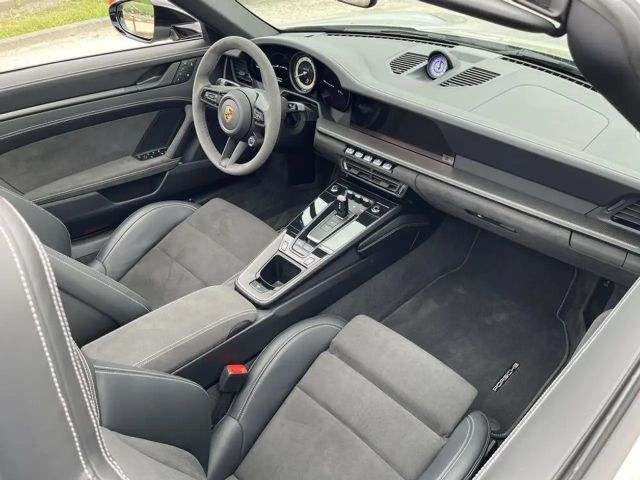 Porsche 911 4 Cabrio Carrera GTS