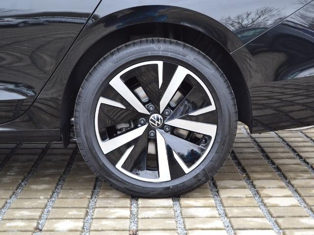 Volkswagen Passat 1.5 eTSI Business DSG Variant