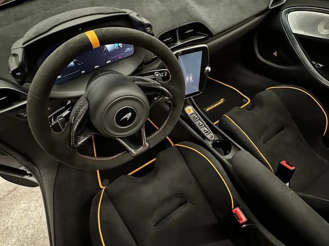 McLaren Artura Spider