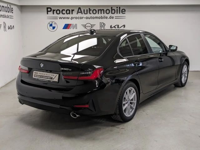 BMW 330 330e Sedan
