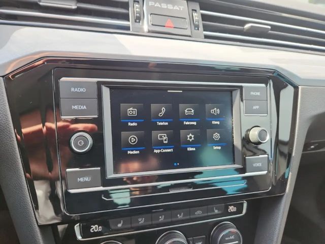 Volkswagen Passat 1.5 TSI BMT Business