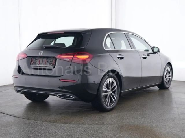 Mercedes-Benz A 180 ENp 47000 Pano Memory 360 Kam. KGo Totw.