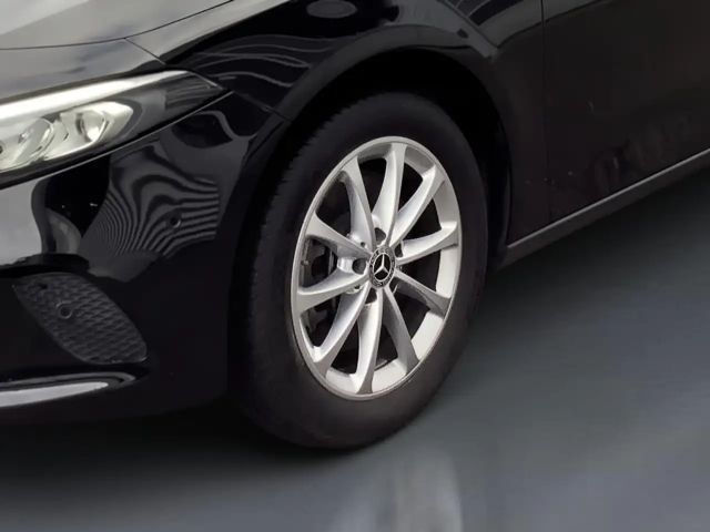 Mercedes-Benz A 250 A 250 e