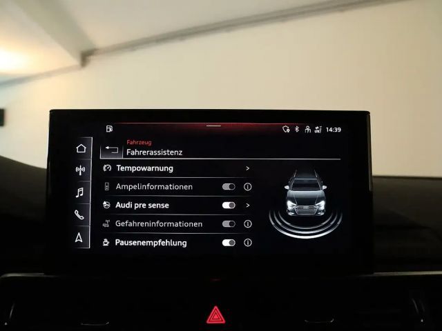 Audi A4 30 TDI Avant S-Line