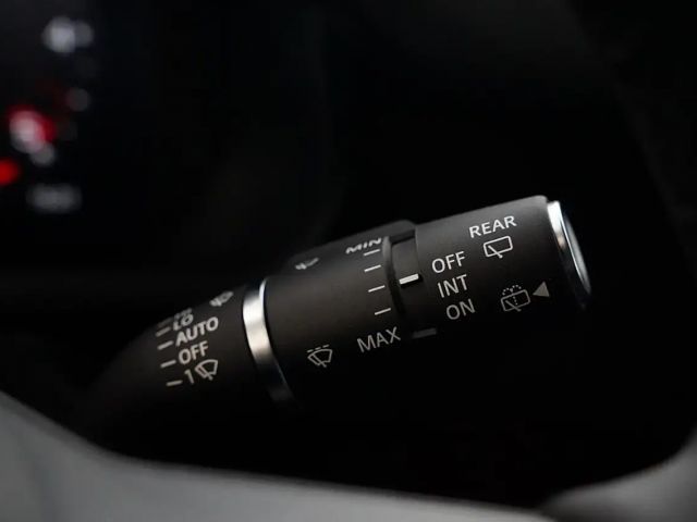 Land Rover Defender 110 D250 Dynamic SE