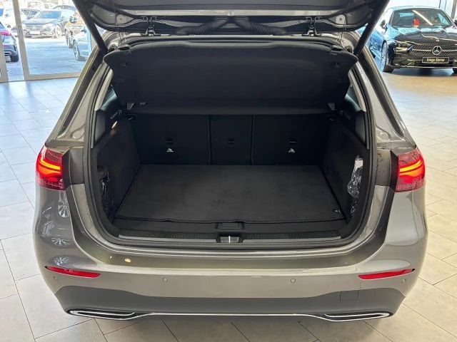 Mercedes-Benz B 200 Progressive Sedan