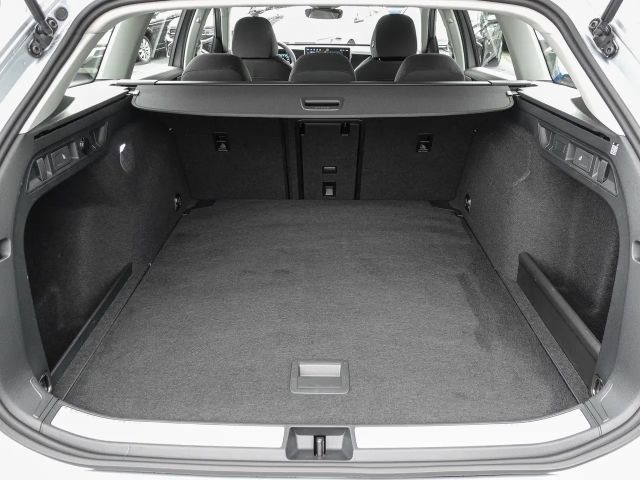 Volkswagen Passat 1.5 eTSI DSG Variant