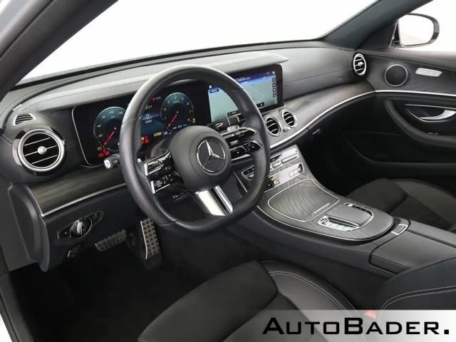Mercedes-Benz E 300 AMG Line E 300 e Sedan