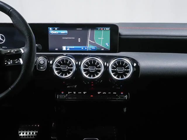 Mercedes-Benz CLA 200 AMG Line Coupé