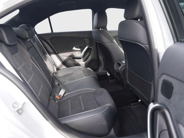 Mercedes-Benz A 200 AMG Line