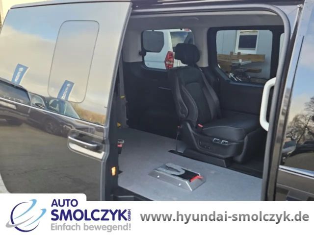 Hyundai Staria Signature