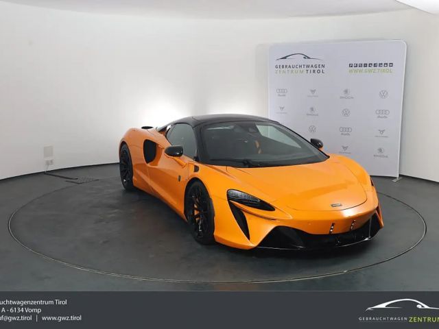 McLaren Artura Spider