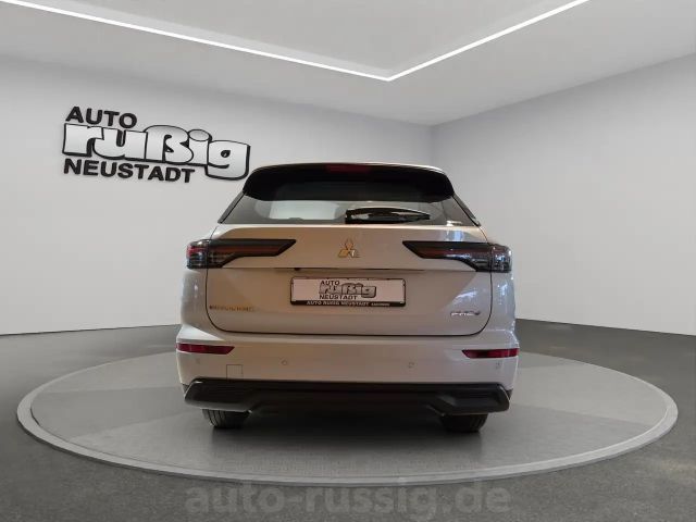 Mitsubishi Outlander 4WD PHEV