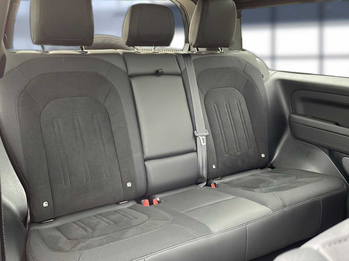 Land Rover Defender 90