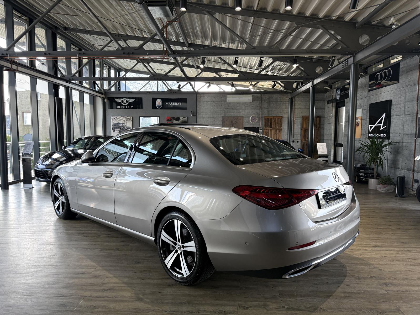 Mercedes-Benz C 200 AVANTGARDE Sedan