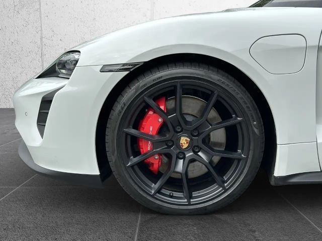 Porsche Taycan GTS Sport Turismo