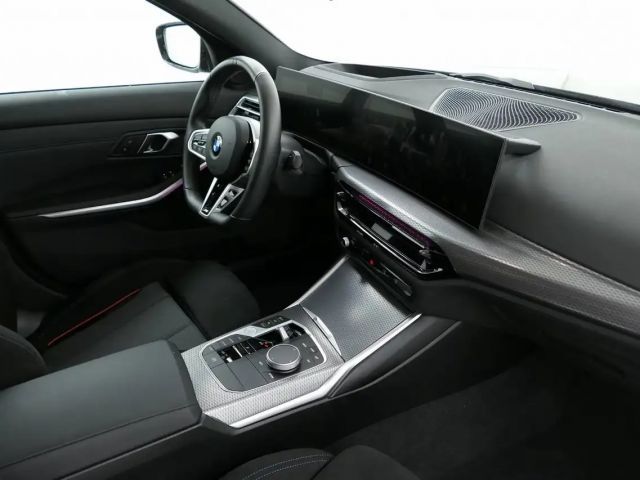 BMW 320 320i M-Sport Sedan